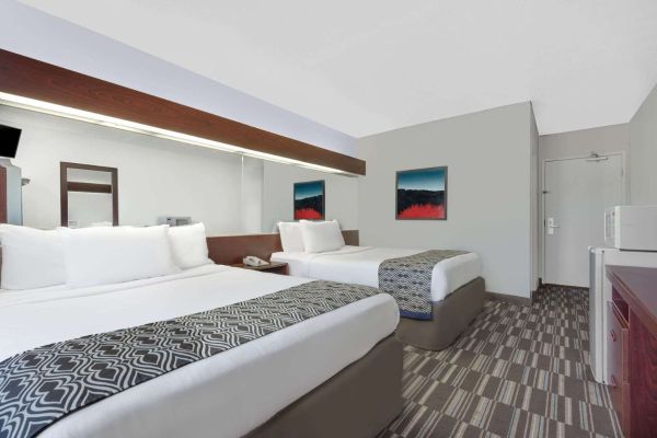 MICROTEL INN AND SUITES LONDON (London)